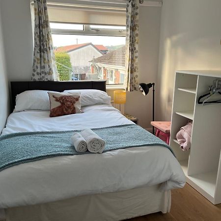 Bellevue Bungalow - Comfortable Home With Amazing Views Белфаст Екстериор снимка