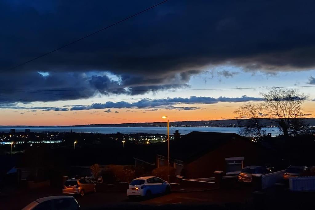 Bellevue Bungalow - Comfortable Home With Amazing Views Белфаст Екстериор снимка