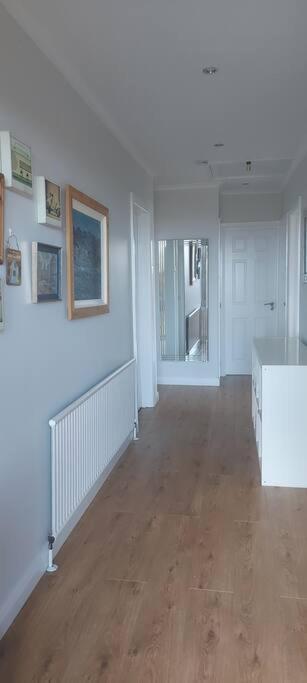 Bellevue Bungalow - Comfortable Home With Amazing Views Белфаст Екстериор снимка