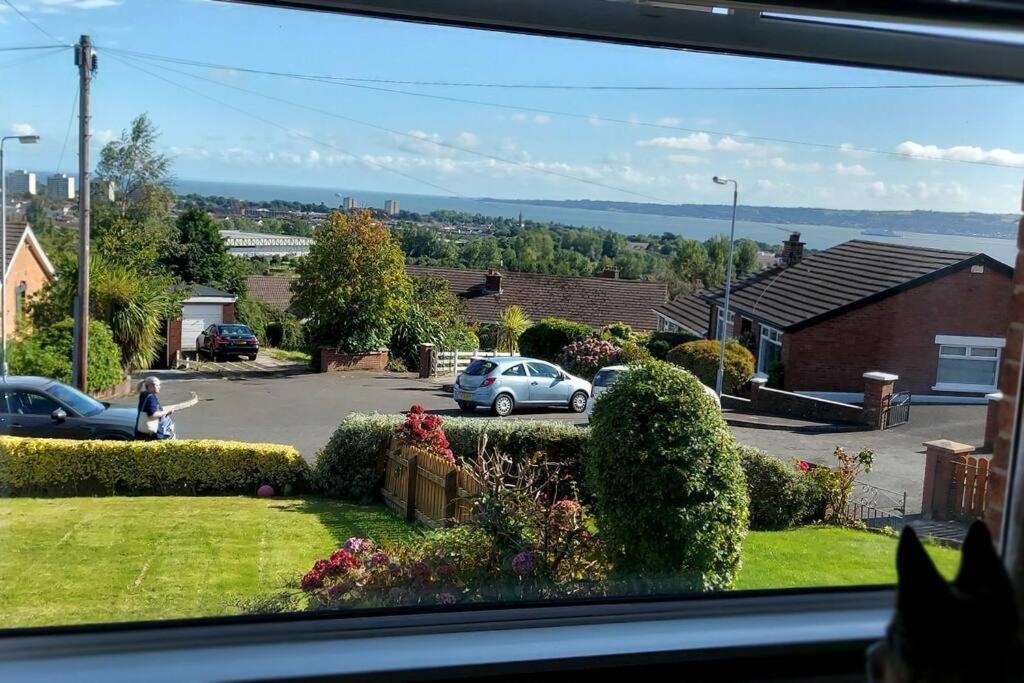 Bellevue Bungalow - Comfortable Home With Amazing Views Белфаст Екстериор снимка